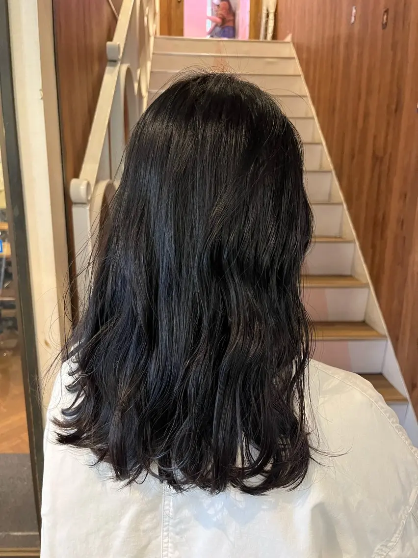 ミディアム カラー パーマ ヘアアレンジ アディクシーカラー 透明感カラー インナーカラー カット ヘアカラー トリートメント 【暗め透明感カラー】 【インナー】小島良太のヘアスタイル