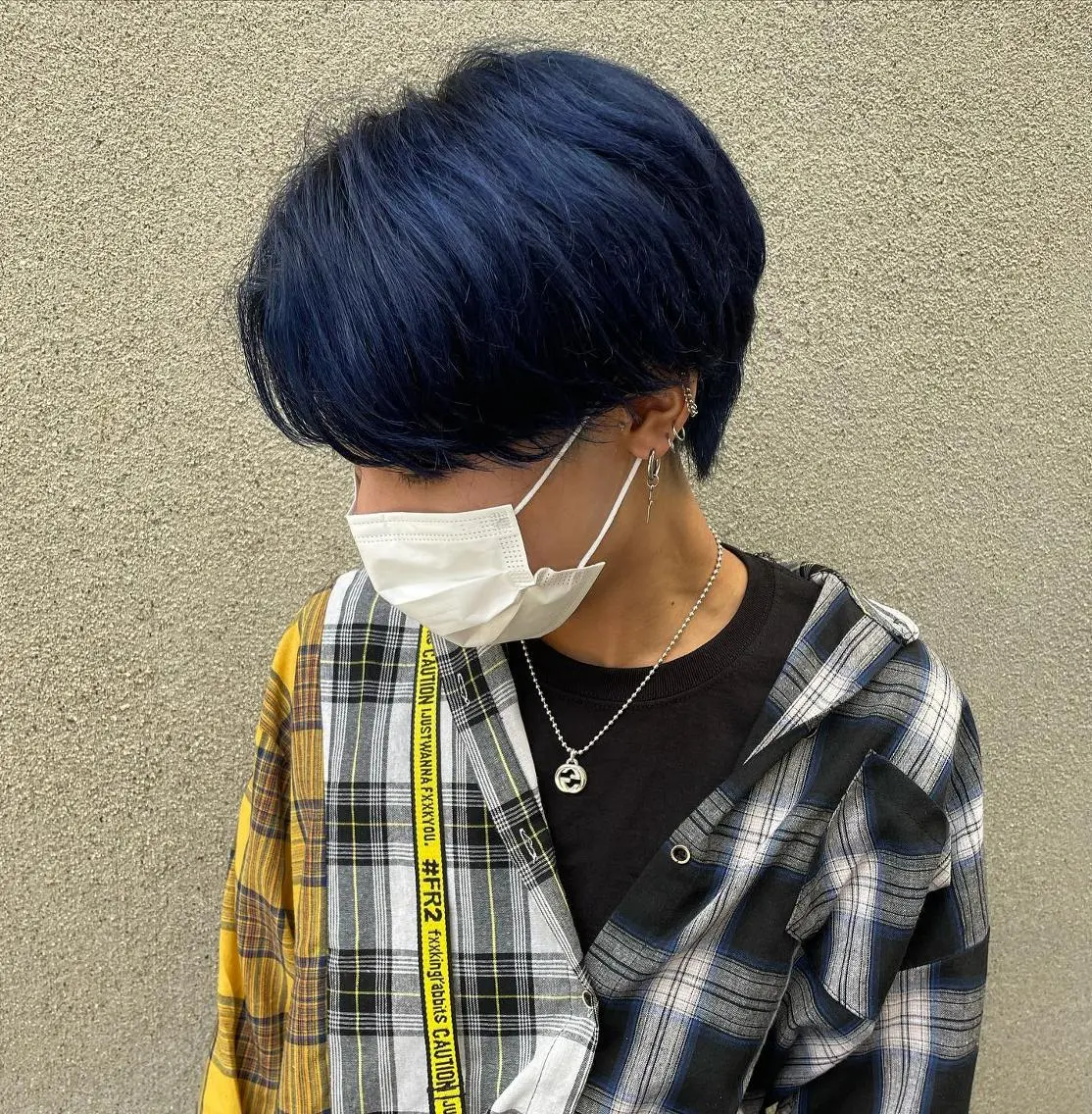 ショート カラー パーマ ヘアアレンジ メンズ キッズ ネイル マツエク・マツパ メンズハイトーン メンズ韓国風 ブルーカラー グレージュ ハイトーンカラー Saffyハリウッド トリートメント◎のヘアスタイル