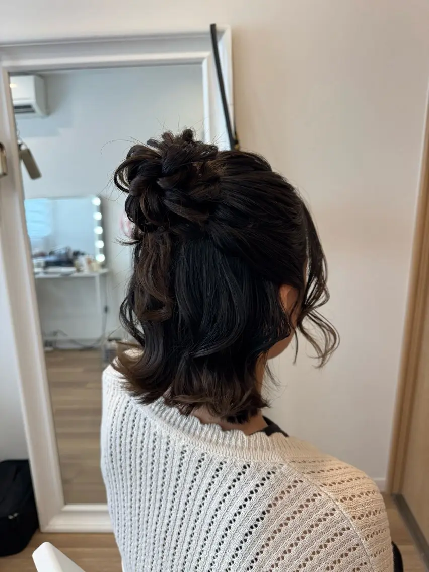 ミディアム お団子ヘア ヘアメイクサロン viviのヘアスタイル