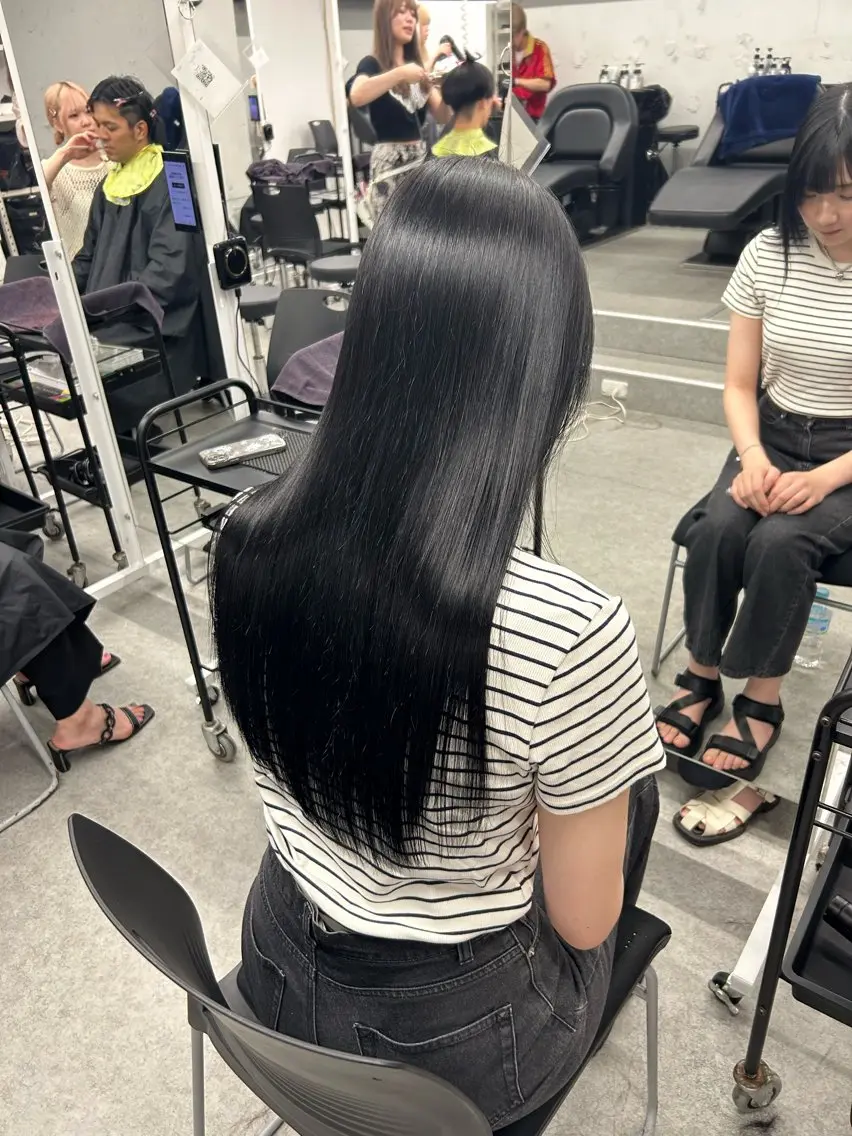 ロング カラー ヘアアレンジ ヘアカラー 🎀RIN🎀 縮毛矯正🩶暗髪のヘアスタイル
