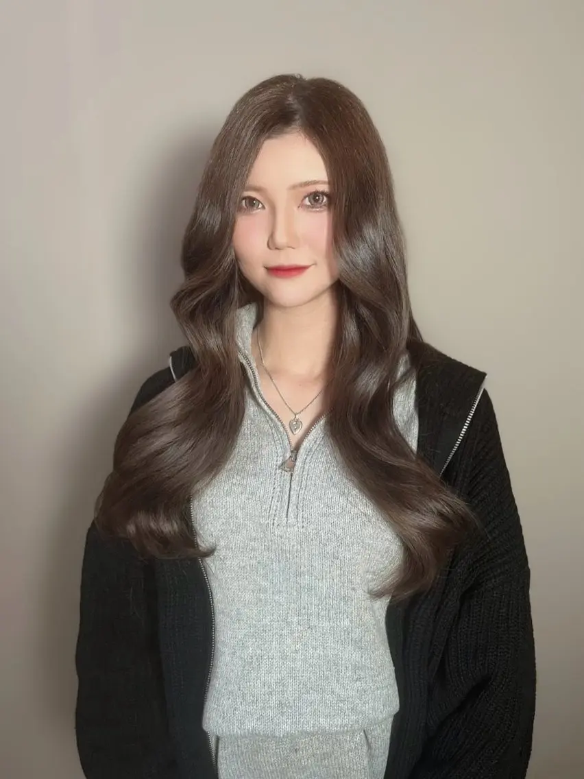 ロング カラー ブリーチ グレージュ ヘアカラー トリートメント 韓国ヘア🇰🇷 RYOTAのヘアスタイル