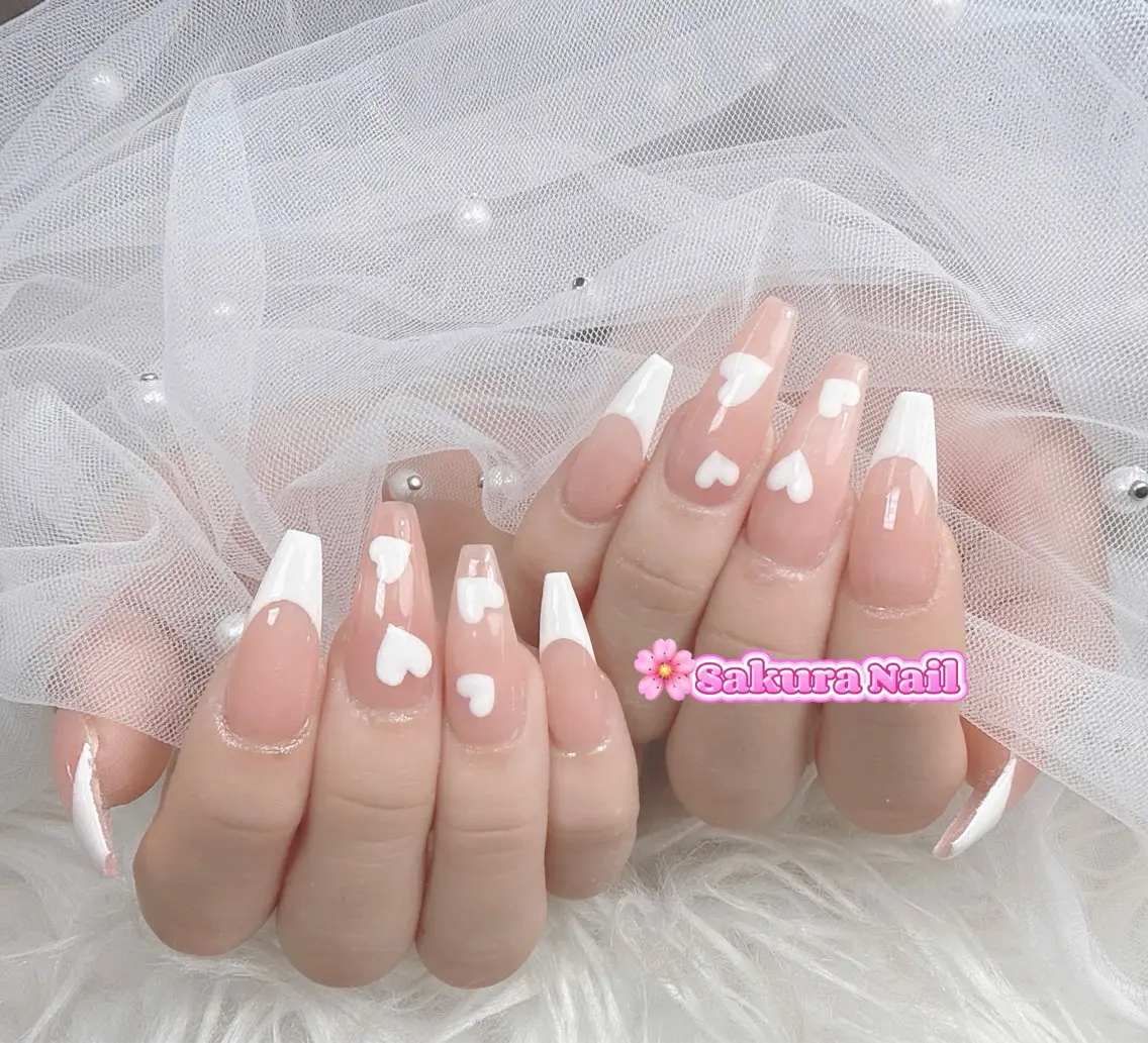 ネイル アートネイル オーロラネイル ボルドー チークネイル フレンチネイル ハンドネイル Sakura Nail Salonのネイルデザイン