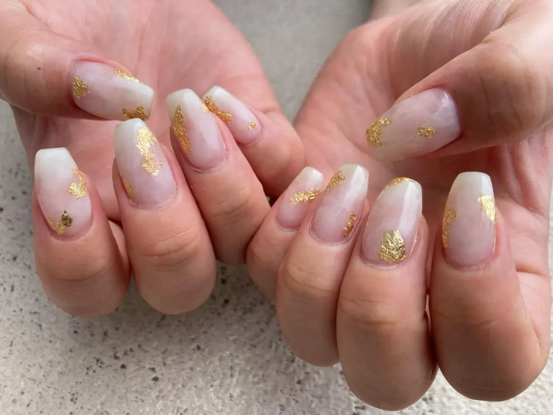 ミディアム ネイル ハンドネイル フットネイル ✴︎ Delightのネイルデザイン