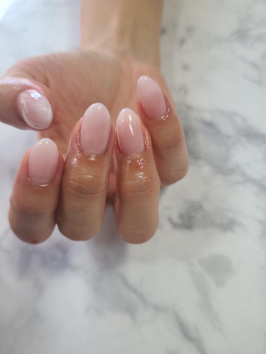 ネイル ジェルネイル グラデーション ピンク シンプルネイル ホワイト A"nail ネイリストayanaのネイルデザイン