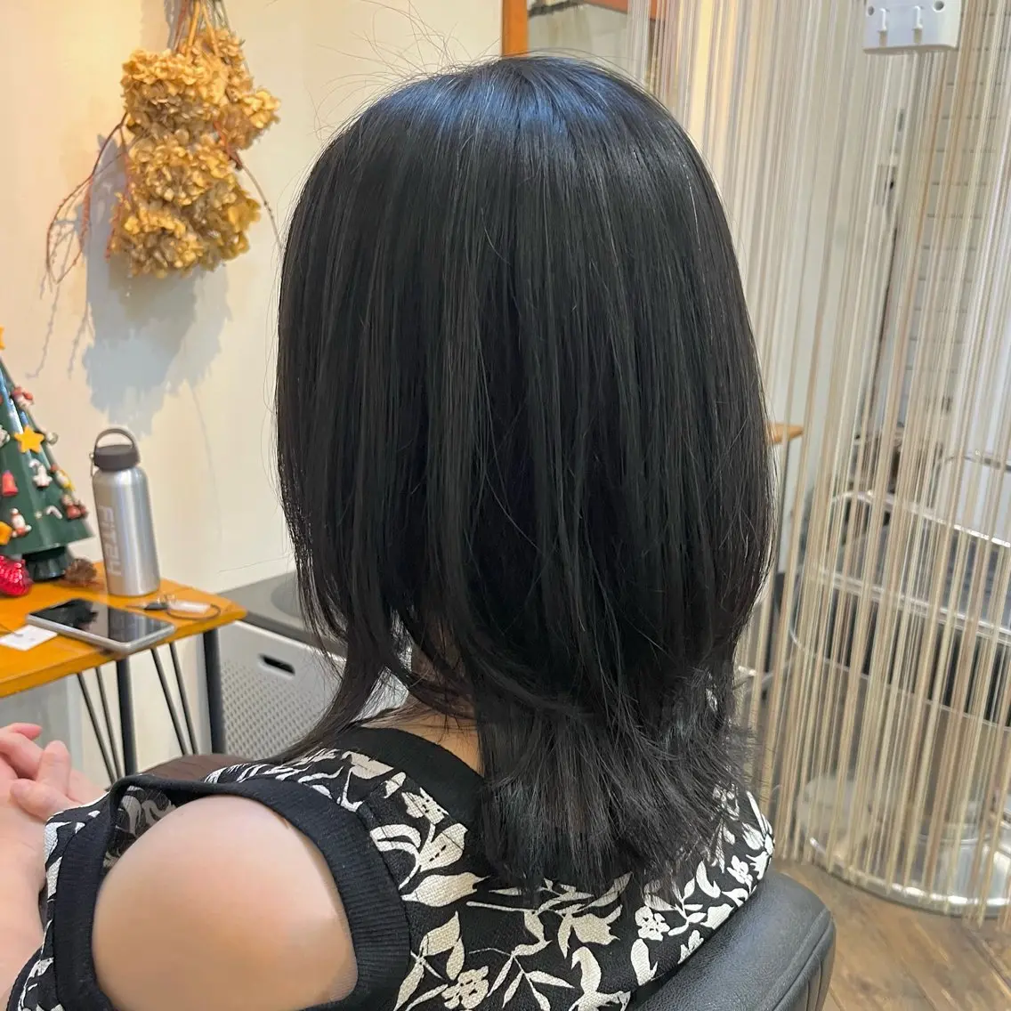 ミディアム レイヤーカット 外ハネヘア kurel_ komakiのヘアスタイル