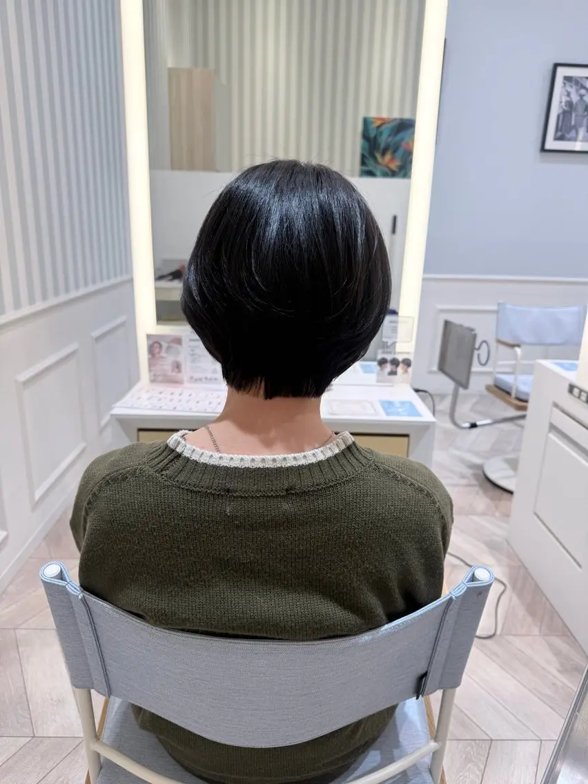 ショート 透明感カラー🫧 幕内梨乃亜のヘアスタイル