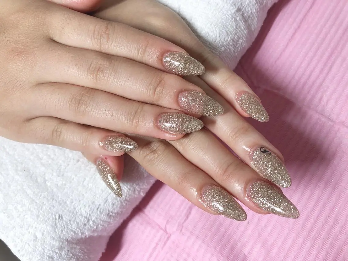 ミディアム ネイル ハンドネイル 《LB》ラブリエ Nail&eyeのマツエク・マツパデザイン