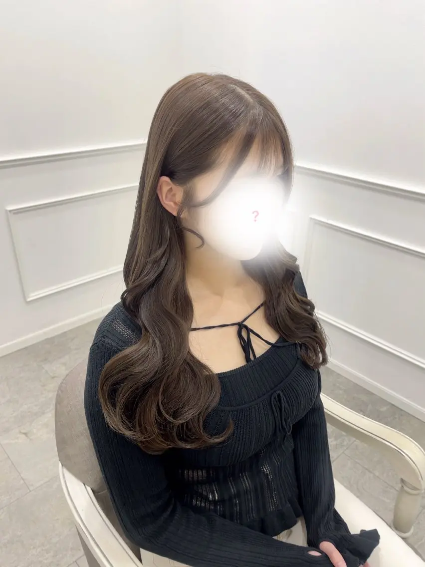 ロング カラー 新井 凪のヘアスタイル