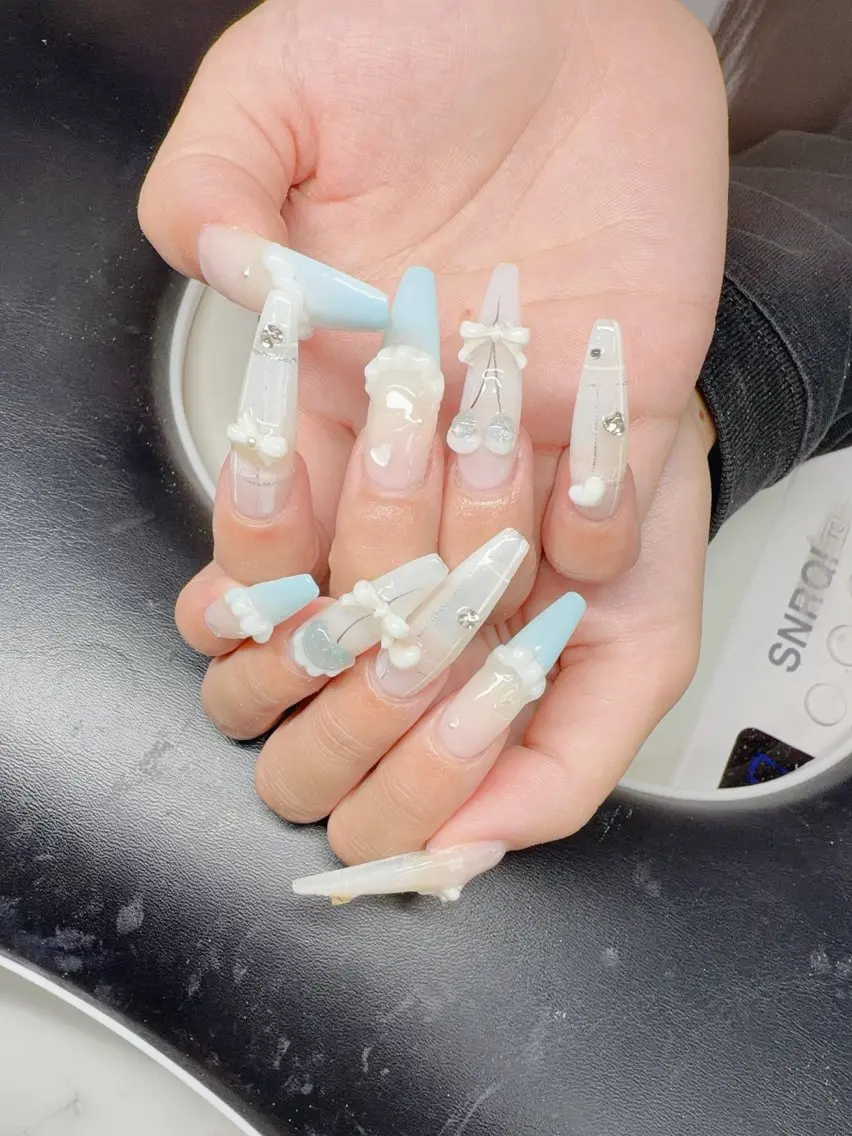ネイル 長さ出し グラデーション 卒業式 キラキラネイル マグネットネイル ハンドネイル Lee Nailsのネイルデザイン