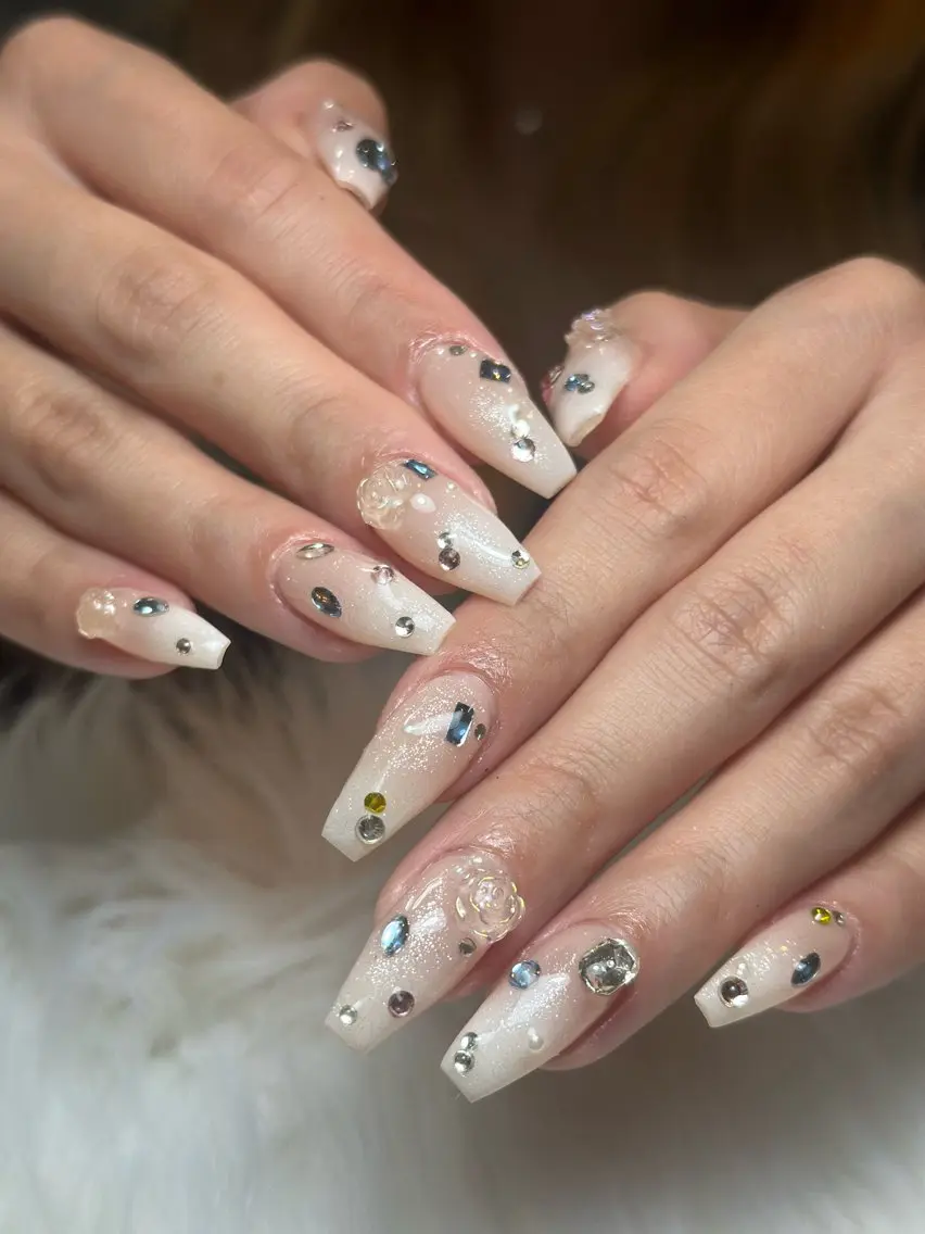 ネイル アートネイル ジェルネイル ニュアンスネイル シンプルネイル ネイルチップ ハンドネイル Nienail_ Luxeのネイルデザイン