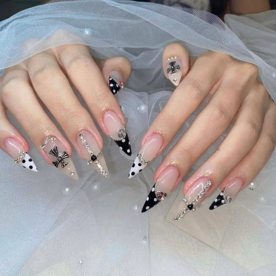 ネイル アートネイル フレンチネイル ジェルネイル 韓国ネイル マグネットネイル HAPPI NAIL 大国町のネイルデザイン