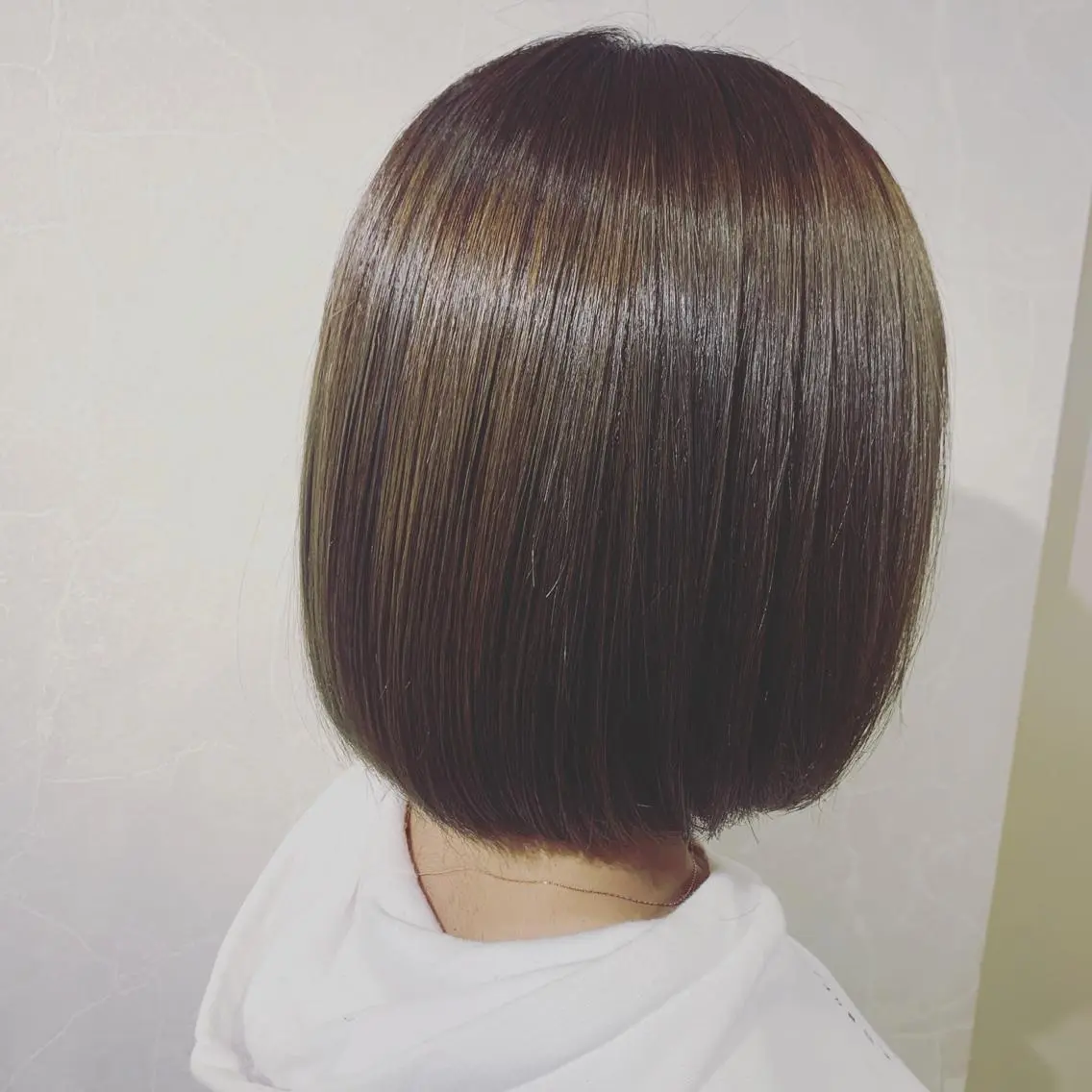 ミディアム カラー カット ヘアカラー 濱田輝レイヤー 韓国風 ハイトーンのヘアスタイル