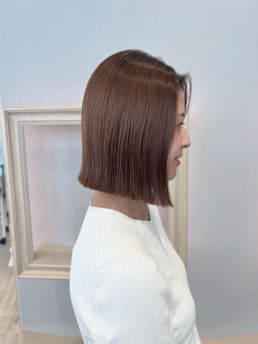 ショート カラー 切りっぱなしボブ ベージュカラー ブリーチ 透明感カラー ダブルカラー カット ヘアカラー トリートメント サソウ ユリエ🥥のヘアスタイル