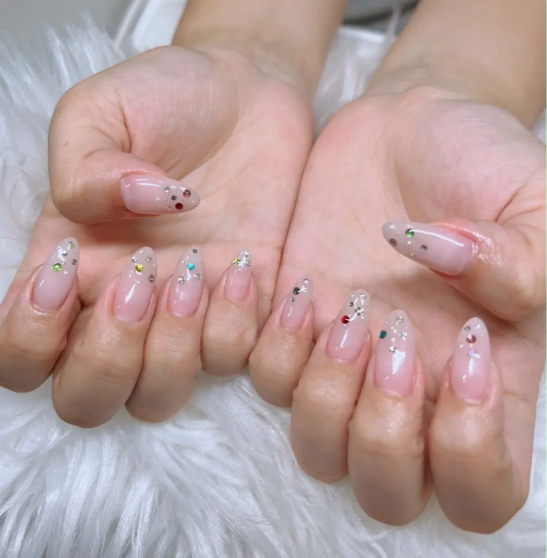 ネイル ワンカラーネイル ハンドネイル Lee_nail の スタップのネイルデザイン