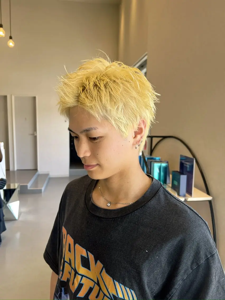 メンズカットハイトーンカラーの写真