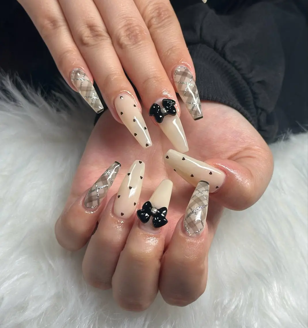 ネイル オーロラネイル フレンチネイル ジェルネイル ハロウィン キラキラネイル ハンドネイル H.baby Nail Salonのネイルデザイン