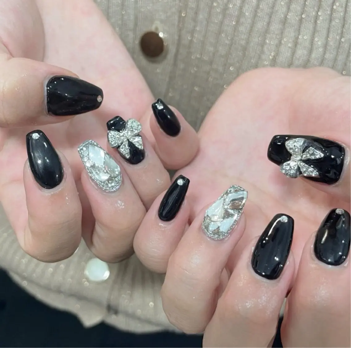 ネイル ハンドネイル フットネイル LAVISH nanamiのネイルデザイン