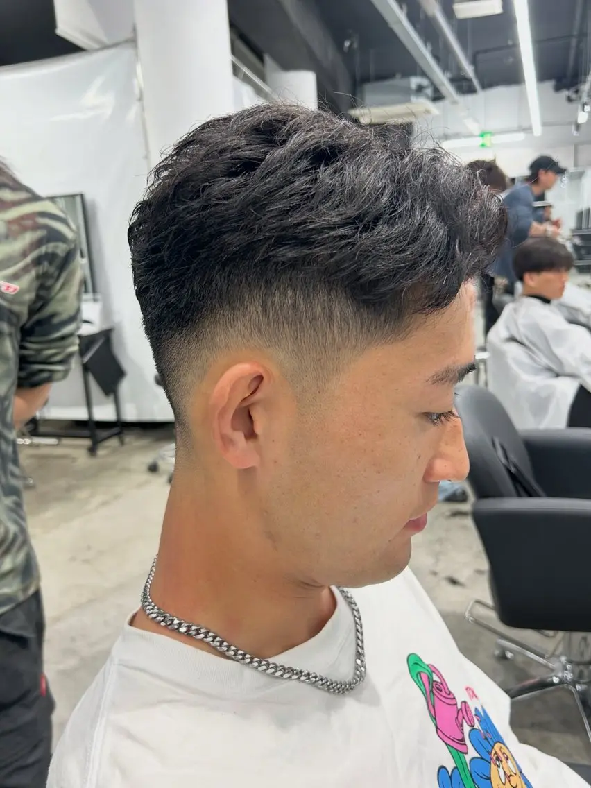 パーマ メンズ フェードカット メンズパーマ 刈り上げ カット パーマ Pia ツボイ ケイタのヘアスタイル