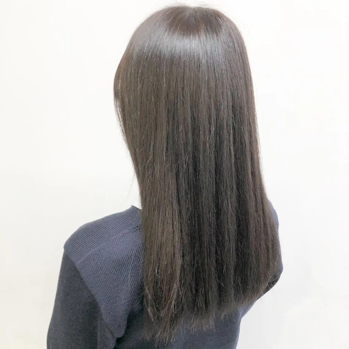 セミロング カラー ヘアアレンジ 透明感カラー グレージュ ミルクティーグレージュ 髪質改善 トリートメント ダブルカラー｜ なおき｜池袋美容師のヘアスタイル