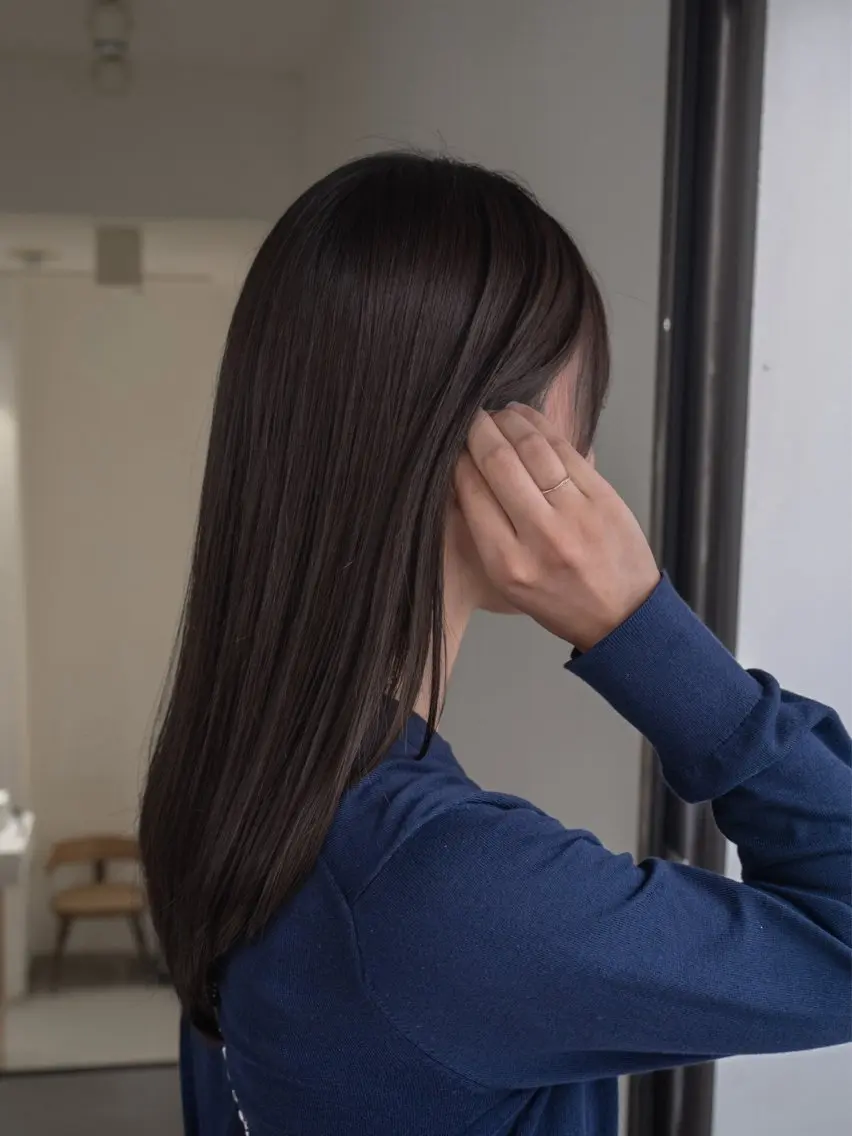 ミディアム カラー ブリーチ 透明感カラー ブリーチなしカラー レイヤーカット 酸性ストレート カット ヘアカラー トリートメント navile原宿 yumaのヘアスタイル