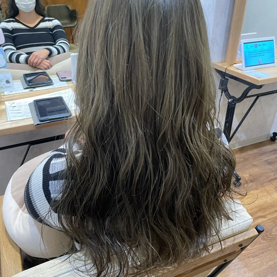 ロング 安岡 稜太のヘアスタイル