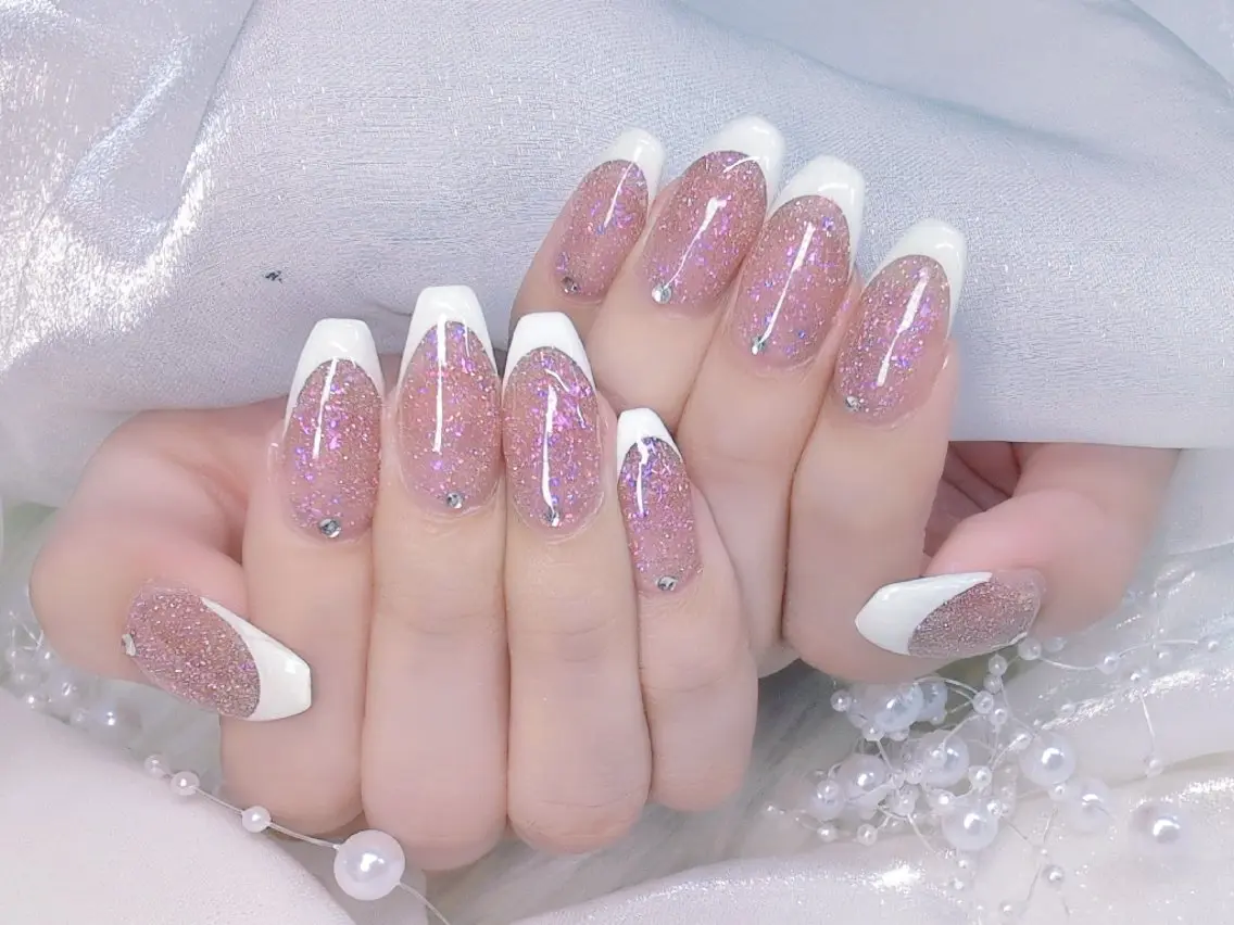ネイル フラッシュネイル フレンチネイル キラキラネイル ラメ(グリッター) マグネットネイル Chouette Nailのネイルデザイン