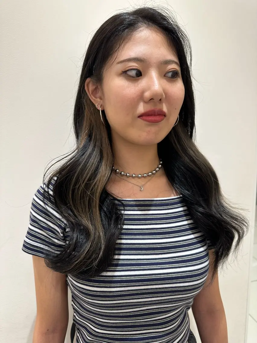 ロング カラー タイトボブ個性派カラ ーAKANEのヘアスタイル