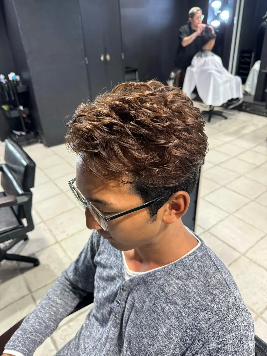 カラー ブラウンカラー メンズ専門 美容師✨ アメ村 堀江颯瑛のヘアスタイル