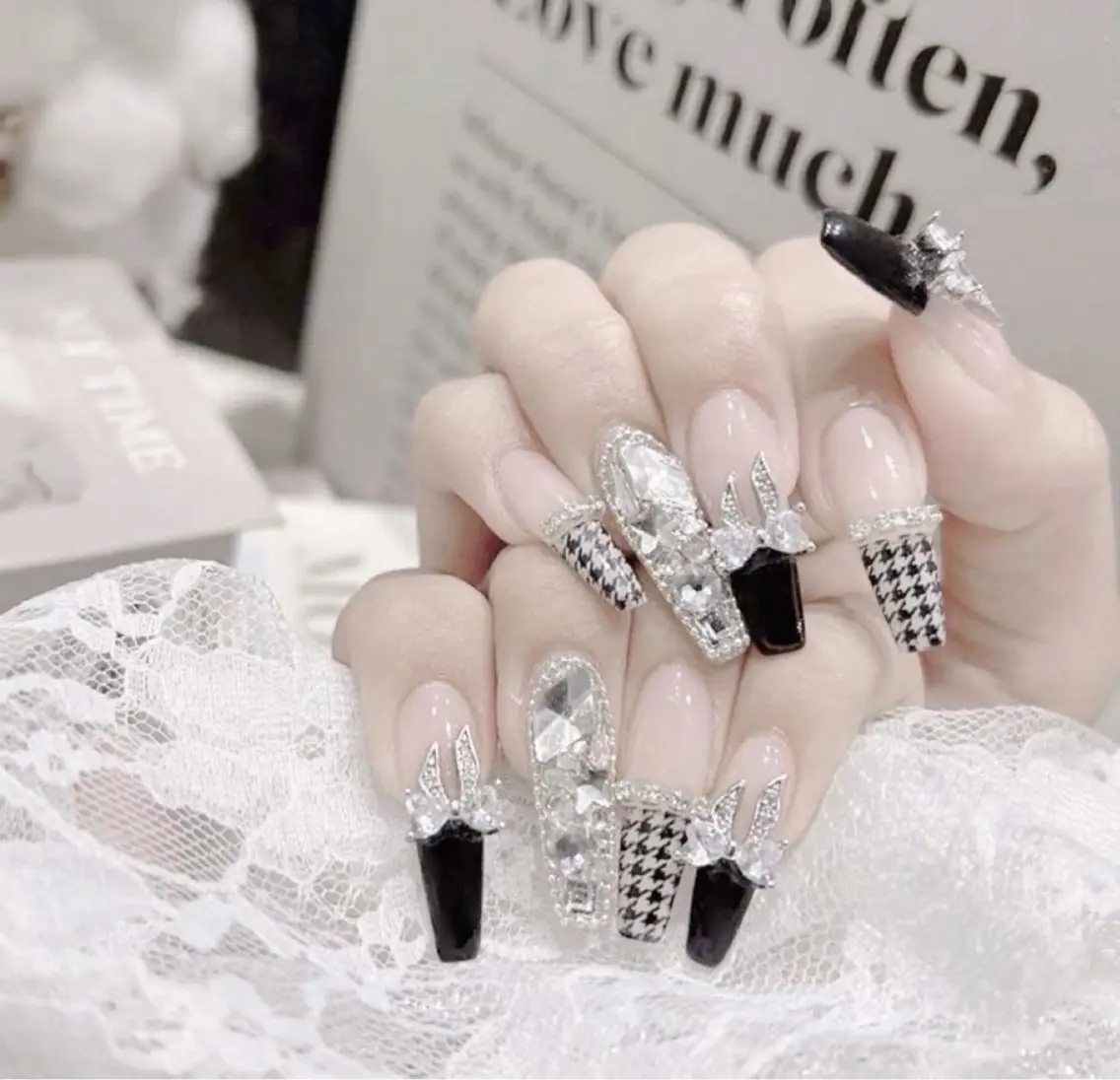 ネイル アートネイル ジェルネイル ガーリー キラキラネイル Nihonthy Nail 新宿のネイルデザイン