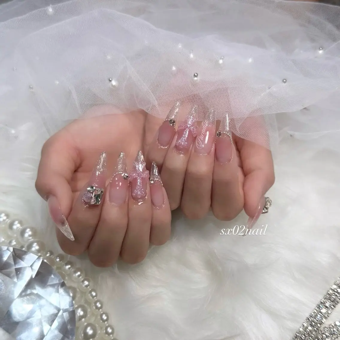 ネイル ハンドネイル 𝑆𝐸𝑅𝐴♡ 大人ギャル ワンホンのネイルデザイン