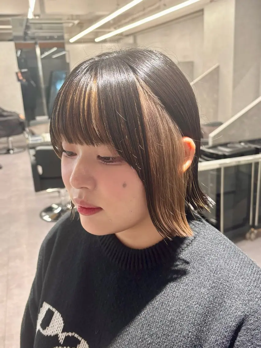 ショート カラー ヘアアレンジ ベージュカラー ブリーチ ミルクティーベージュ 顔周りカット カット ヘアカラー ハイトーン×似合わせ Shoseiのヘアスタイル