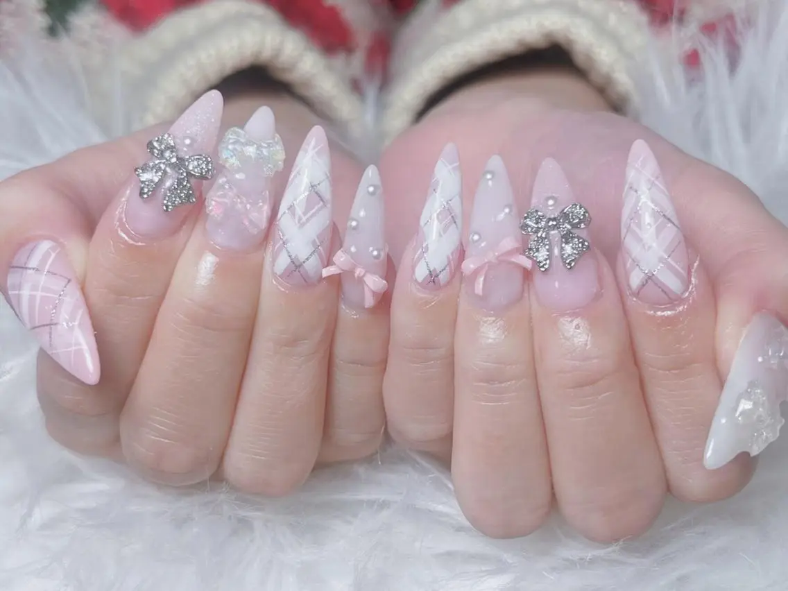 ネイル 長さ出し グラデーション 卒業式 キラキラネイル マグネットネイル Emi🌸Belle Nail Salonのネイルデザイン