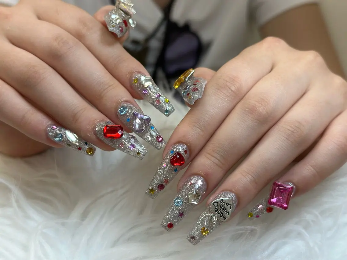 ネイル チークネイル ドット フレンチネイル グラデーション 韓国ネイル ハンドネイル Lisa Nail Salonのネイルデザイン