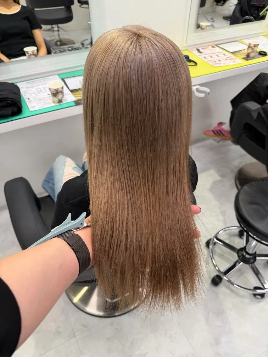 セミロング カラー ヘアアレンジ ヘアカラー トリートメント ヘアセット 🫧モテる💗ダメー ジレスハイトーン🫧のヘアスタイル