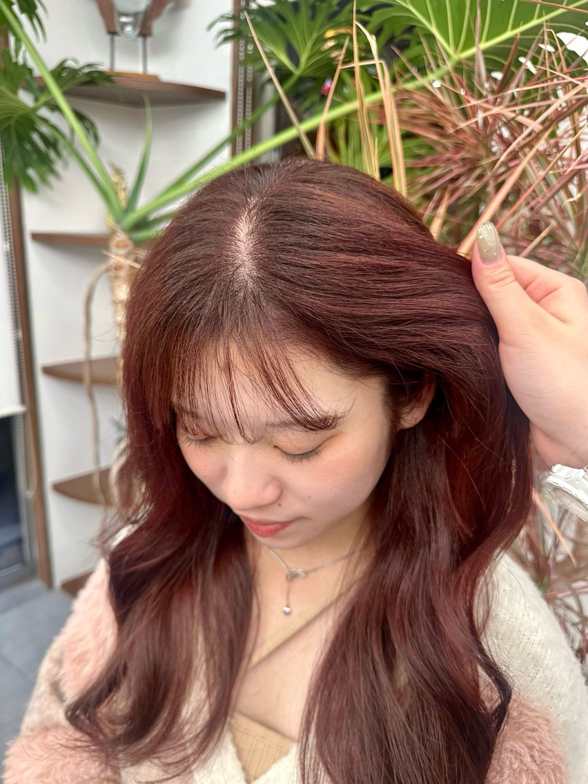 ロング カラー レッドカラー カット ヘアカラー トリートメント 恩田 遼のヘアスタイル