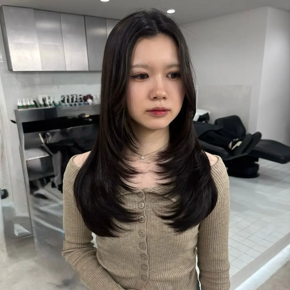 セミロング カラー 透明感カラー レイヤーカット カットモデル୨୧大阪 梅田タカシマリナ♡のヘアスタイル