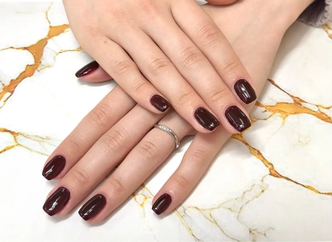 ネイル ボルドー Luz de Amberのネイルデザイン