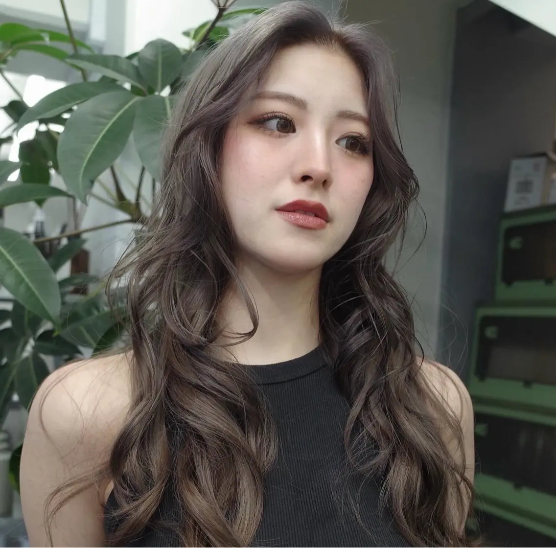 ロング カラー グレージュ ヘアカラー 立木 梨那のヘアスタイル