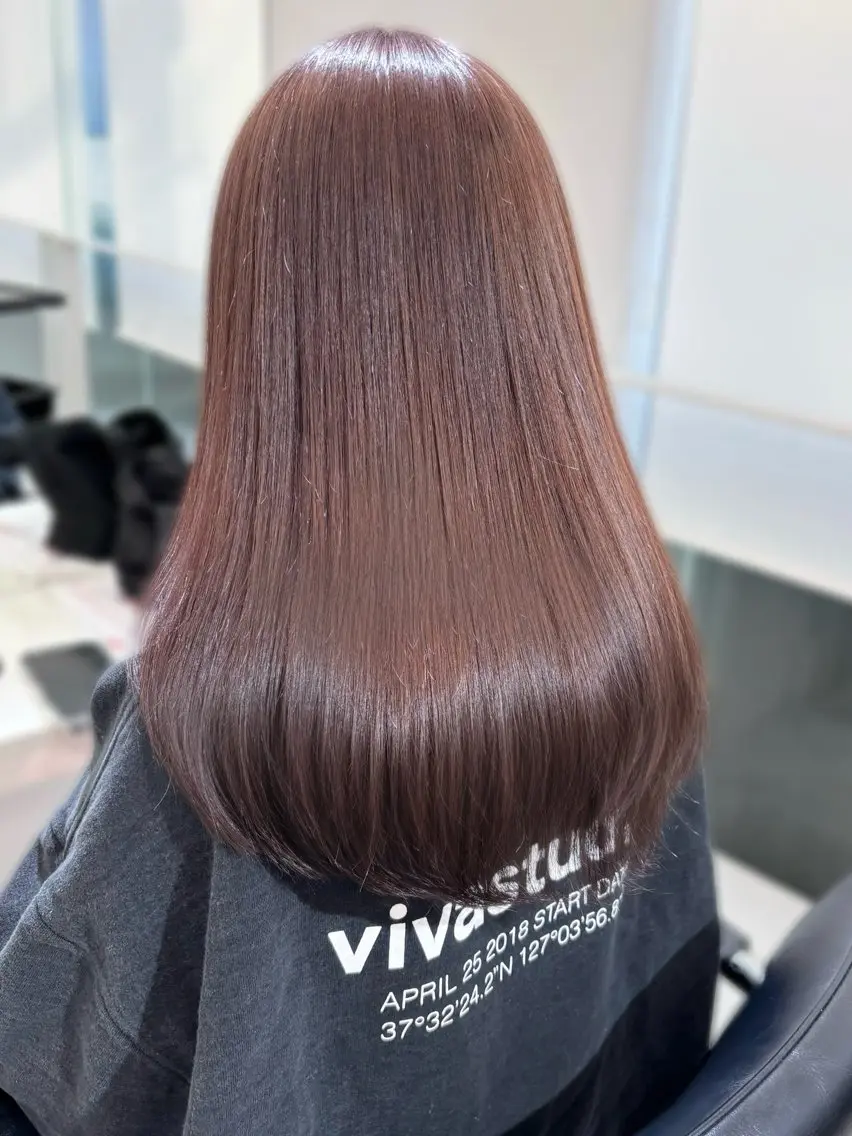 セミロング カラー ブリーチ ブラウンカラー ピンクカラー ピンクブラウン トリートメント カット ヘアカラー トリートメント 盛れる顔周り🤍渋谷 Risa🎀のヘアスタイル