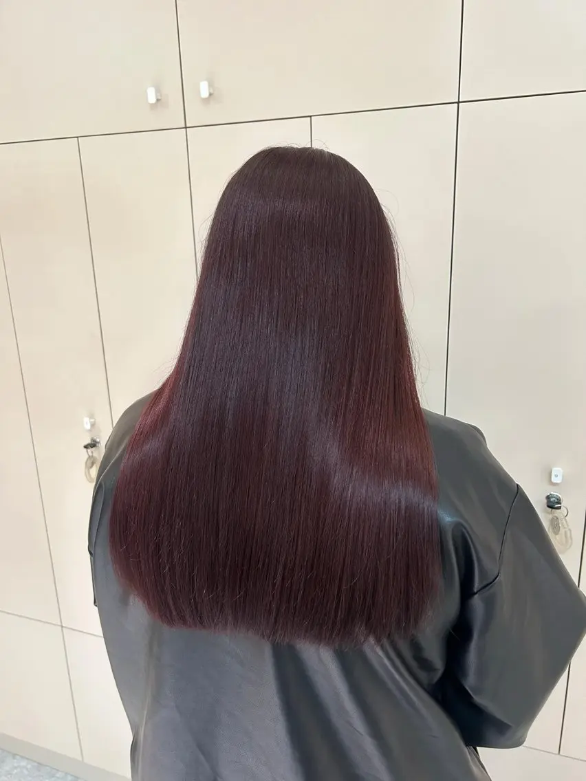 ロング カラー ブリーチ ボルドーカラー ブリーチなしカラー 森田 澪のヘアスタイル