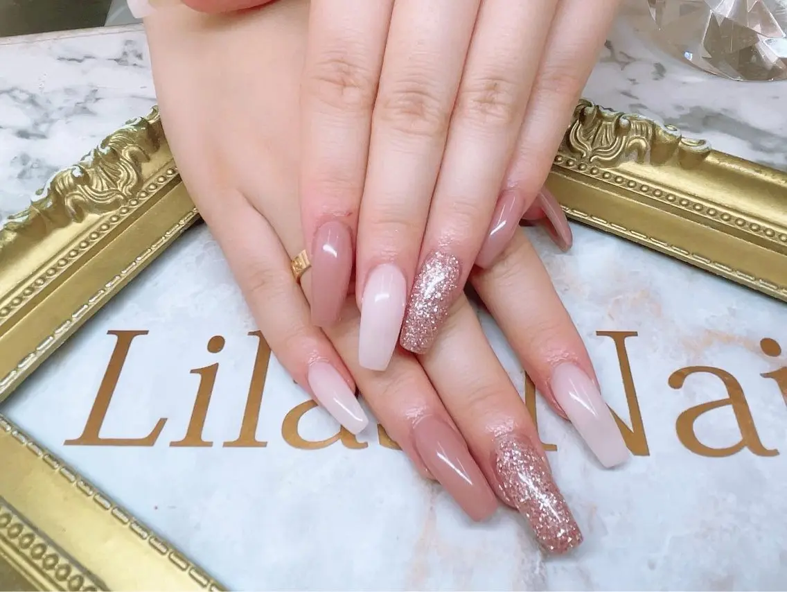 ネイル ジェルネイル ハードジェル キラキラネイル ラメ(グリッター) ロングネイル Lilas Nailのネイルデザイン
