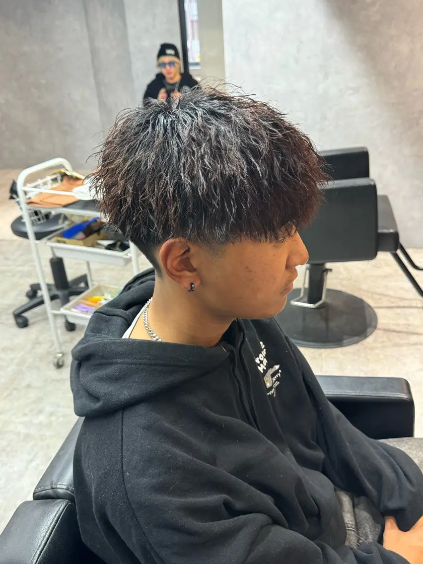 ショート パーマ メンズ メンズパーマ メンズツイストパーマ ツイストスパイラルパーマ 波巻きパーマ スパイラルパーマ ツイストスパイラル/ メンズ特化/中川誠也のヘアスタイル