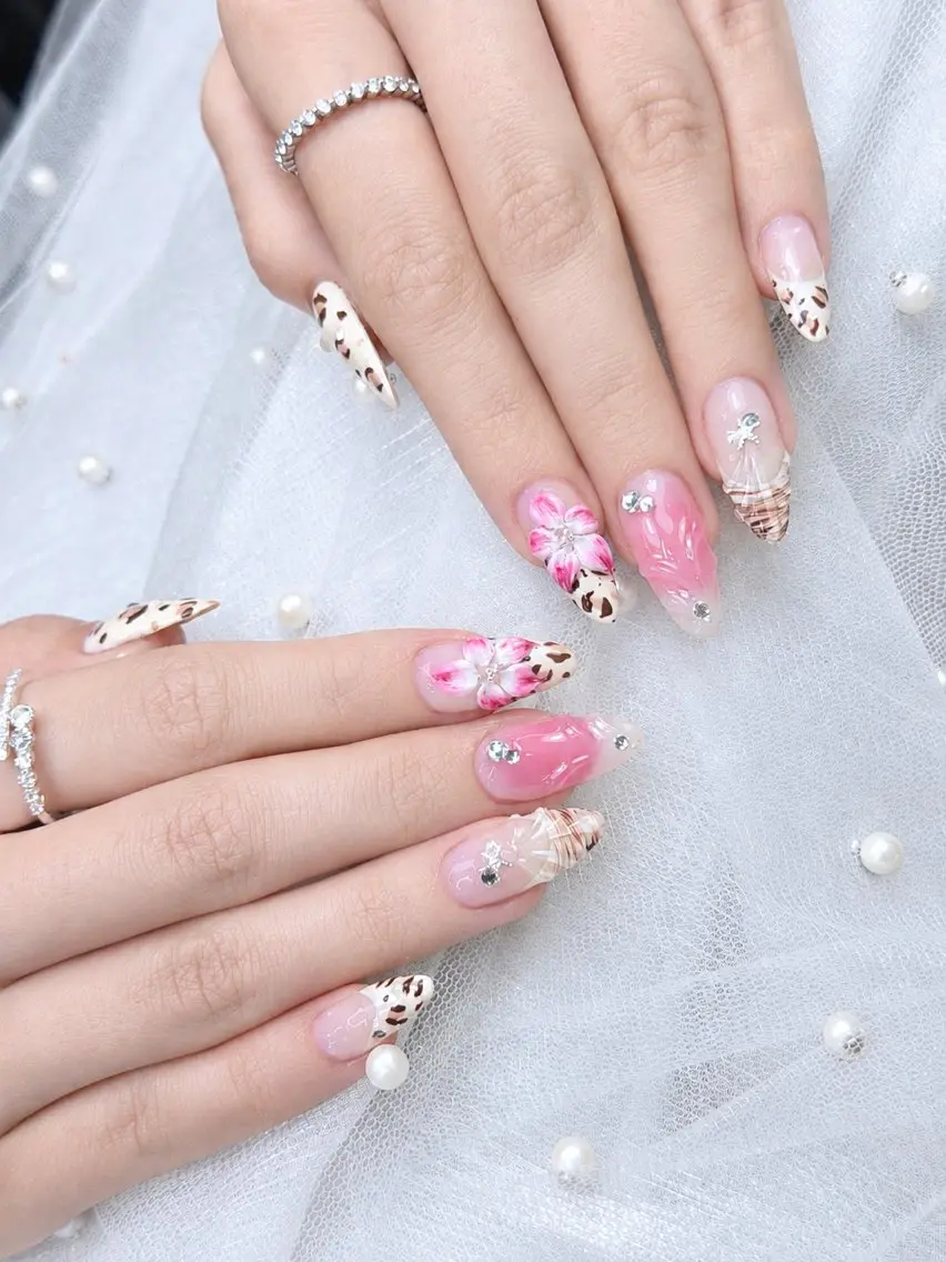 ネイル アートネイル ジェルネイル 韓国ネイル ロングネイル 持ち込み ハンドネイル Blingg NailStudioのネイルデザイン