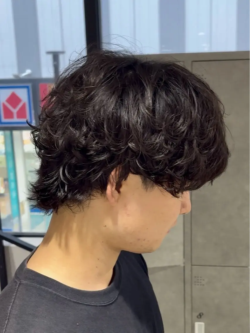 ショート カラー パーマ メンズ カット パーマ 【シャドウパーマ センターパート】義心のヘアスタイル