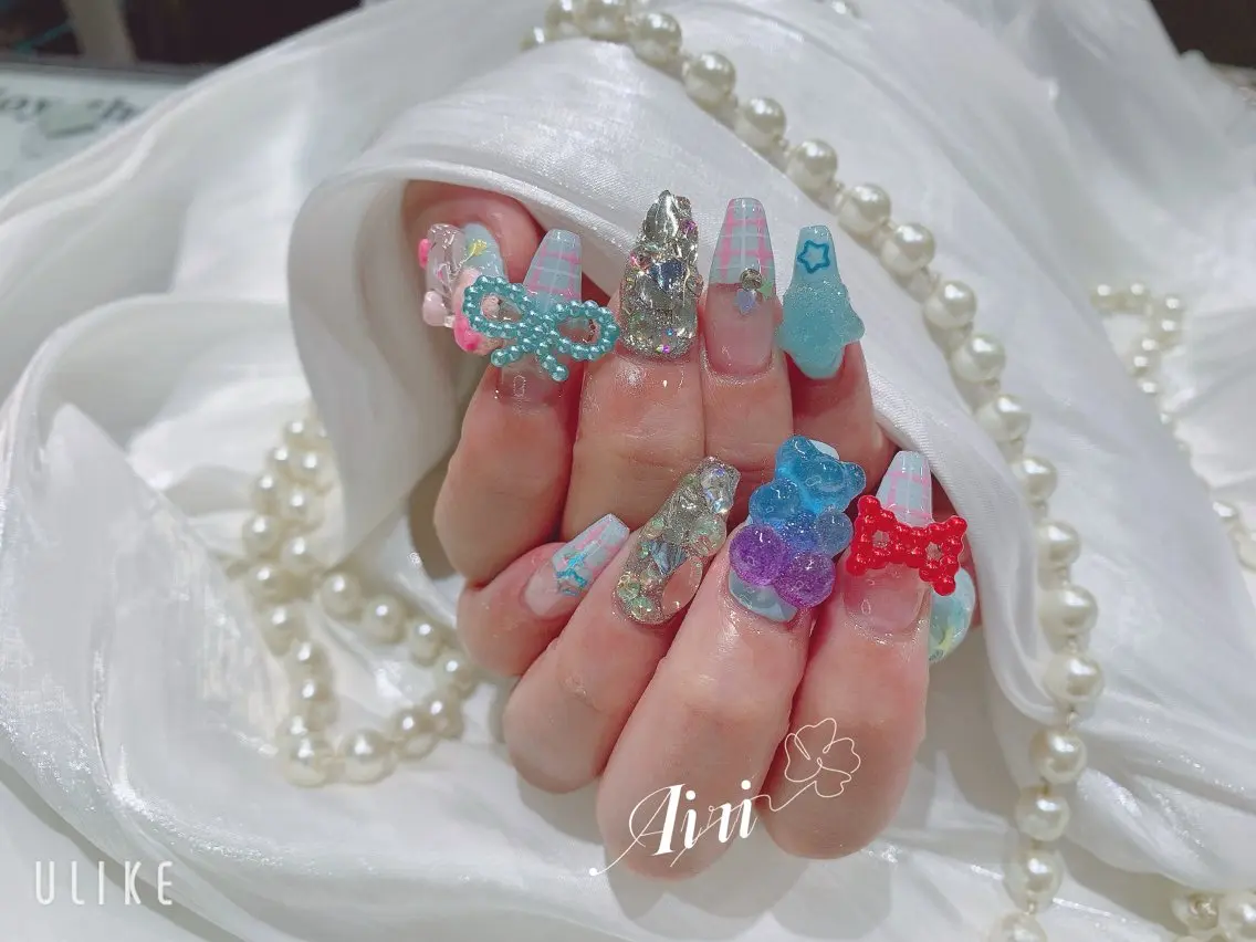 ネイル ハンドネイル ネイルサロンAiri 長さ出し·シンプルのネイルデザイン