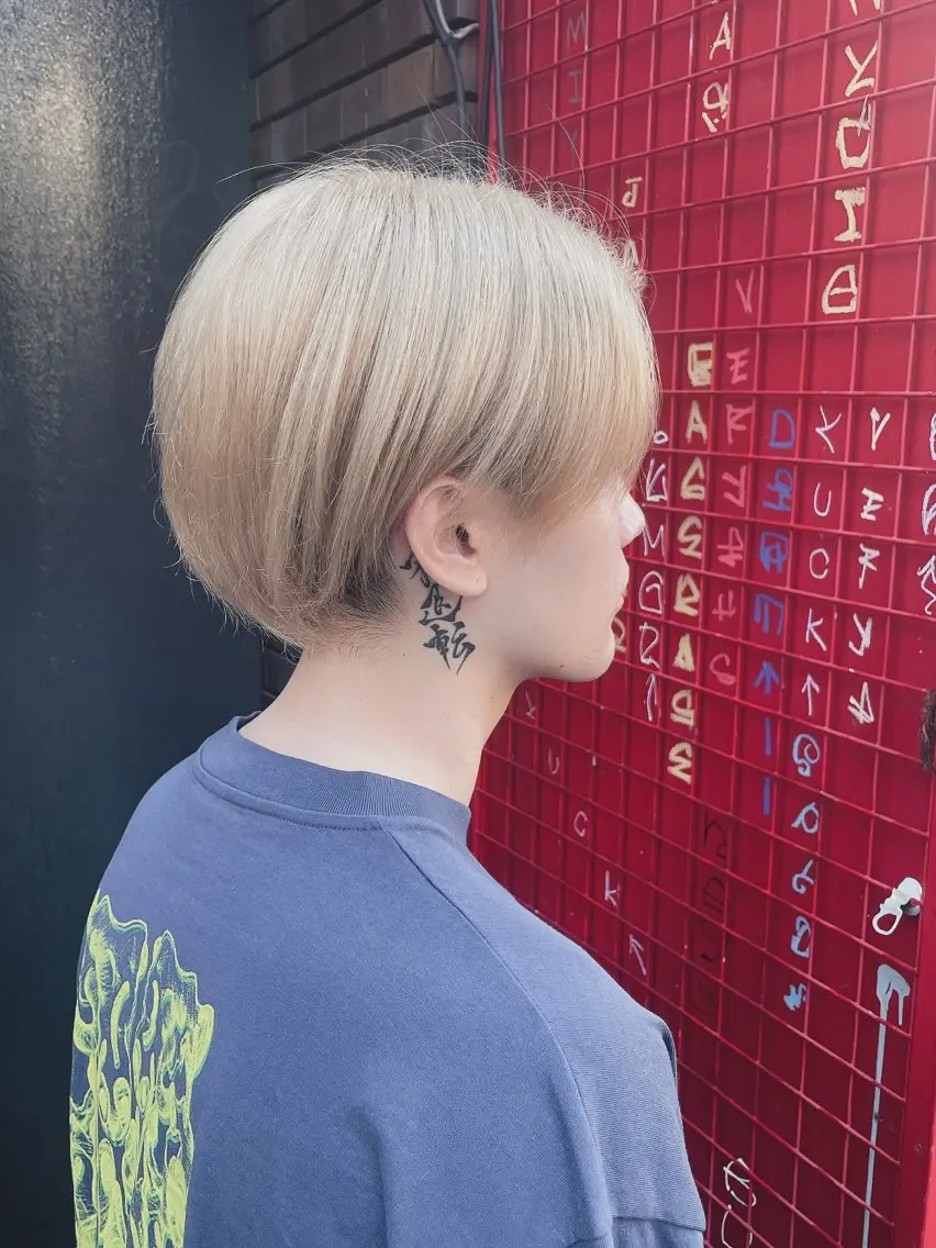 ショート カラー メンズ ベージュカラー ミルクティーベージュ ホワイトミルクティーベージュ Hiroto/ インナーカラー/神戸のヘアスタイル