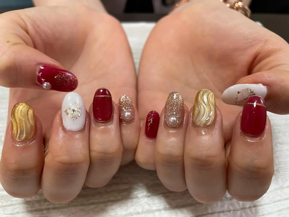 ネイル ボルドー ミラーネイル ハンドネイル Ulu  Nail 🌱MOMOKAのネイルデザイン