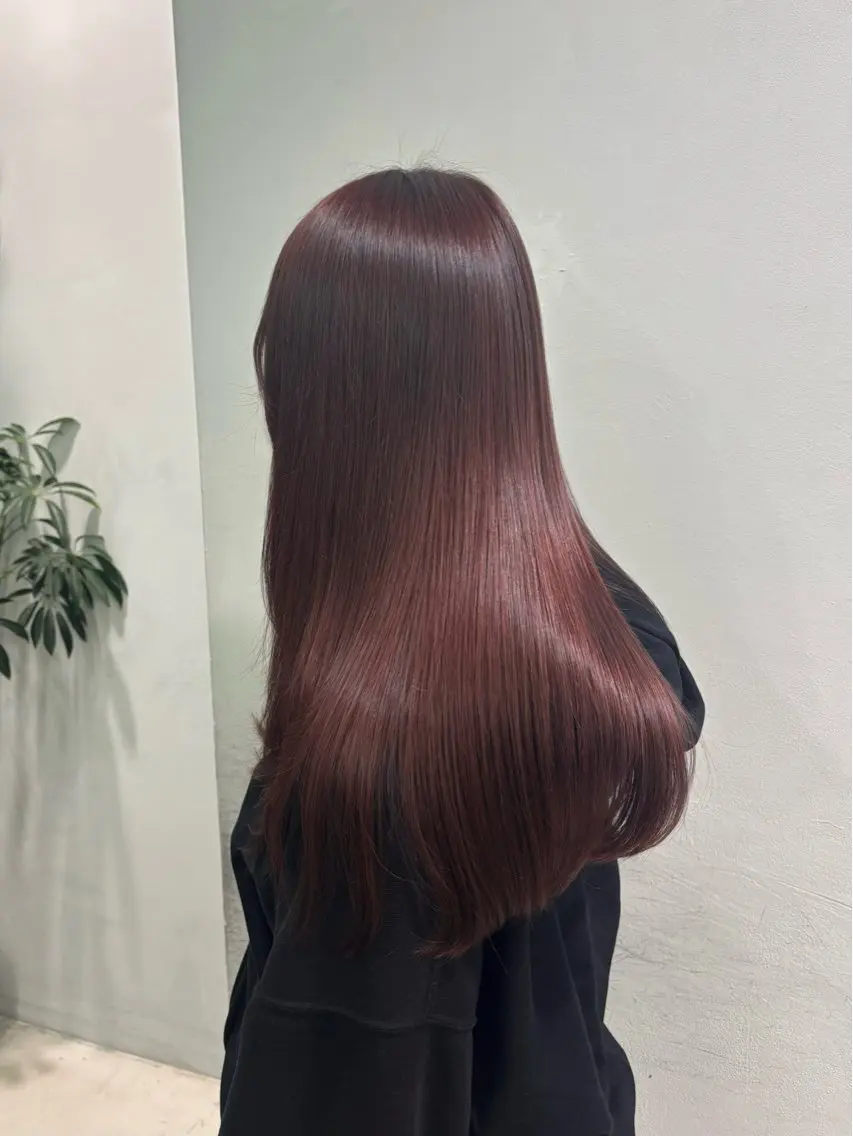 ロング ヘアカラー 油井 緋織のヘアスタイル