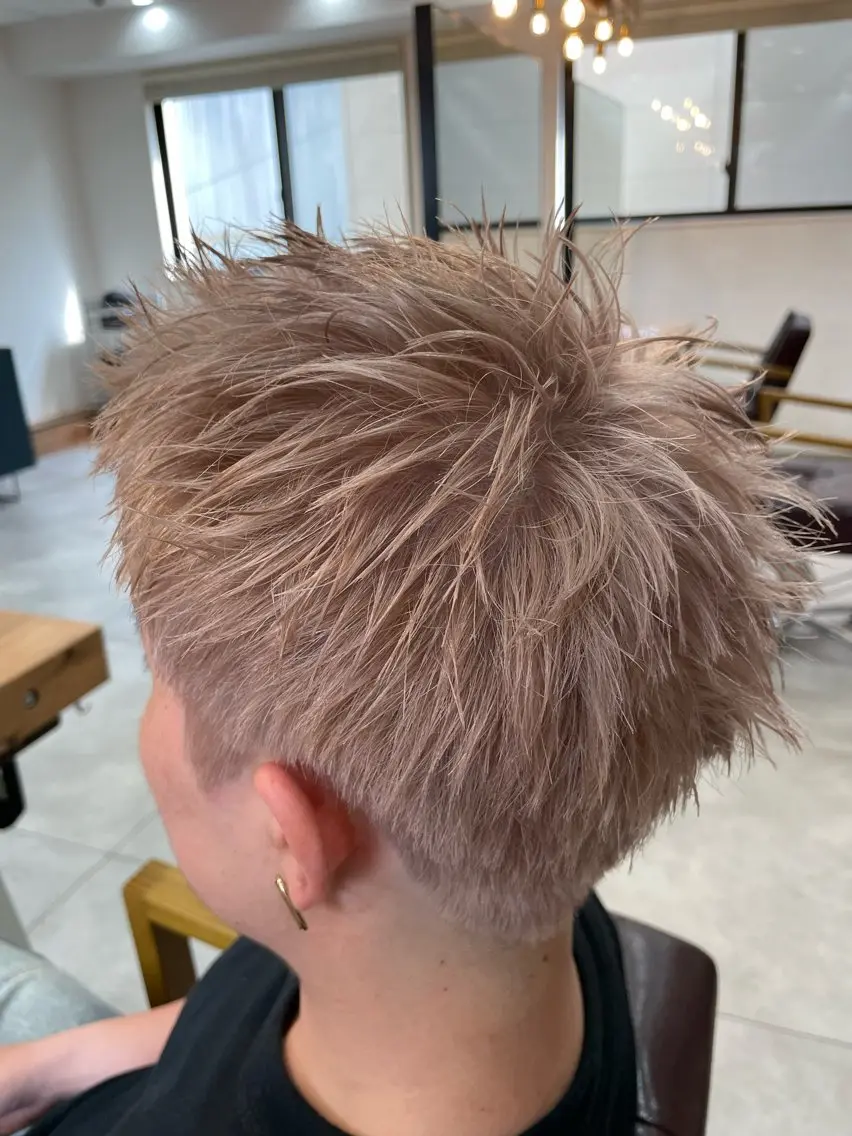 【平日限定】カット+ブリーチ+カラーの写真