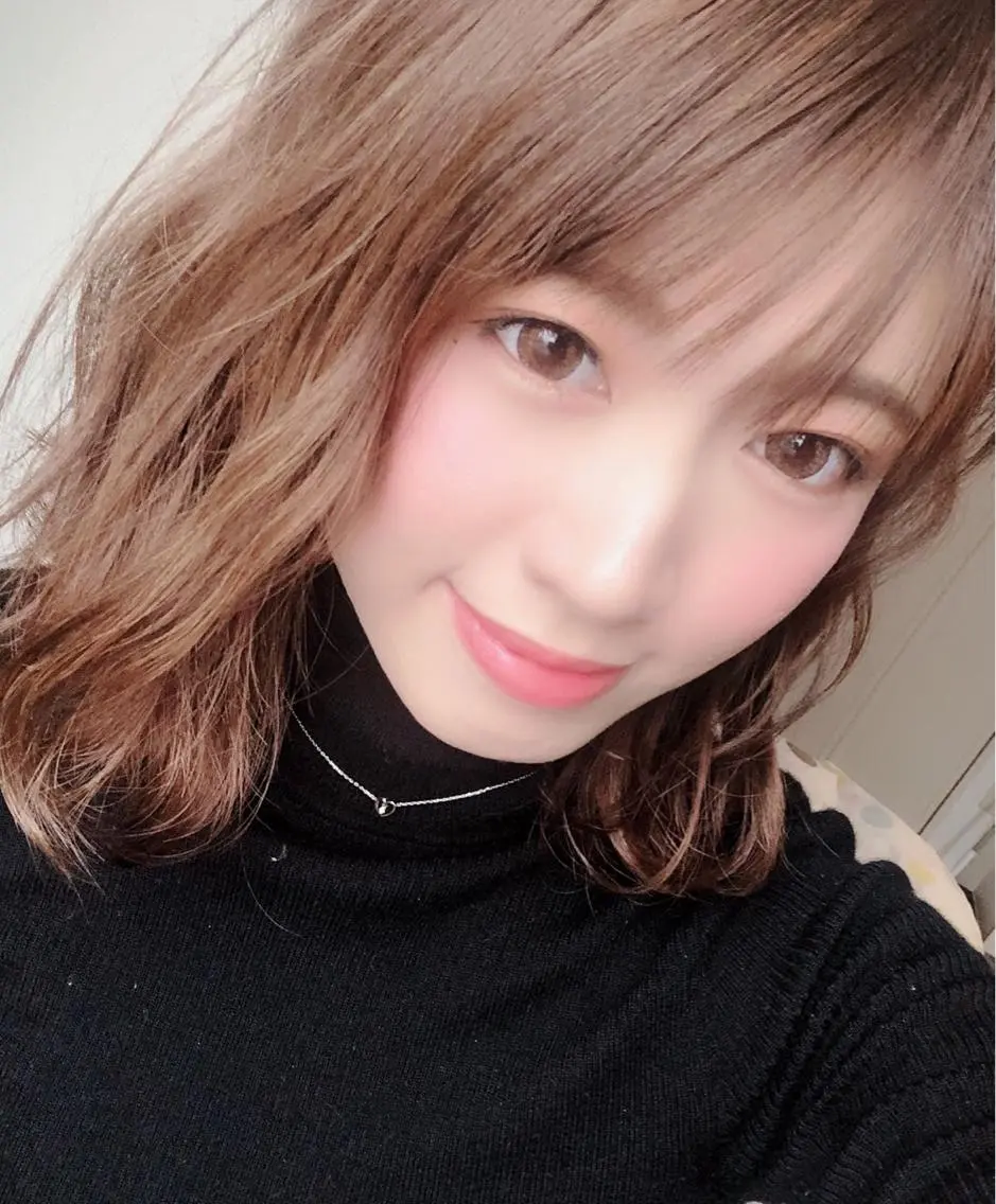 気軽にイメチェン♪前髪カット & 艶カラーの写真